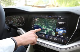 Volkswagen Touareg, 2018, display screen