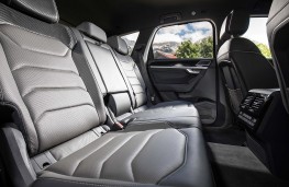 Volkswagen Touareg, 2018, rear seats