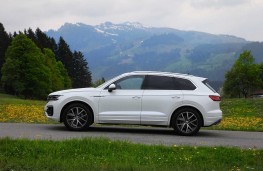 Volkswagen Touareg, 2018, side