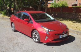 Toyota Prius Business Edition +2