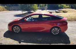 Toyota Prius Business Edition +2, side