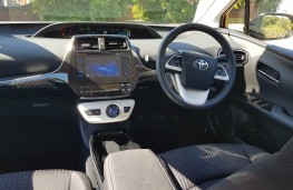 Toyota Prius Business Edition +2, cabin
