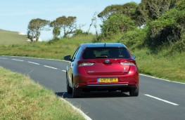  Toyota Auris GB25 Hybrid, rear action