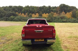 Toyota Hilux, rear