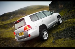 Toyota Land Cruiser, side