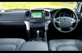 Toyota Land Cruiser, interior