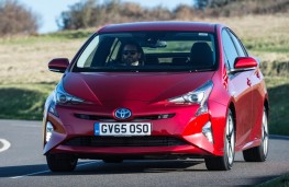 Toyota Prius, front action 