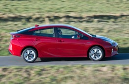 Toyota Prius, side action