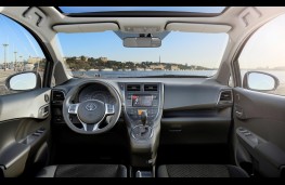 Toyota Verso S interior