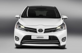 Toyota Verso, front