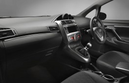 Toyota Verso, interior