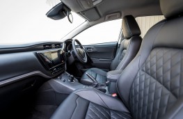 Toyota Auris GB25, interior