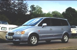 Hyundai Trajet, side
