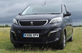 Peugeot Traveller, head on