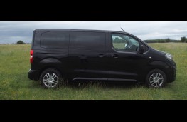 Peugeot Traveller, side
