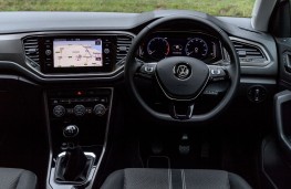 Volkswagen T-Roc, 1.0 TSI Design, 2017, interior