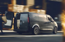 Renault Trafic E-Tech, 2025, rear, loading