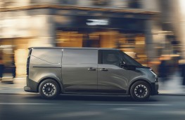 Renault Trafic E-Tech, 2025, side