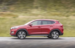Hyundai Tucson 2015, side