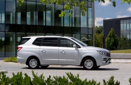 SsangYong Turismo, 2018, side