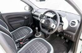 Renault Twingo Iconic, 2017, interior