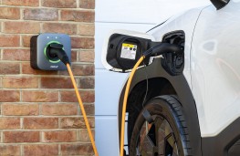 Toyota Urban Cruiser, 2026, charging
