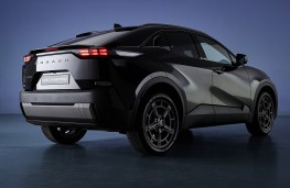 Subaru Uncharted, 2025, rear