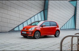 Volkswagen up!, front