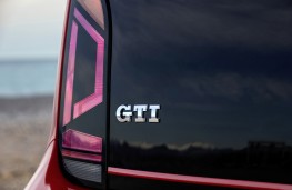Volkswagen up! GTI, 2018, badge