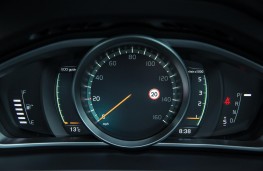 Volvo V40, dash