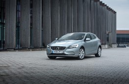 Volvo V40, front