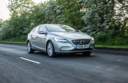 Volvo V40, front