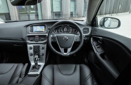 Volvo V40, interior