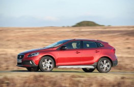 Volvo V40 Cross Country, side