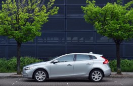 Volvo V40, side