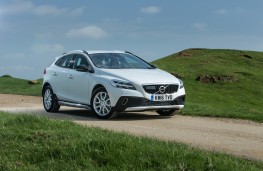 Volvo V40 Cross Country, 2016, front