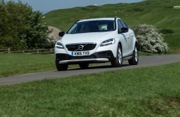 Volvo V40 Cross Country, 2017, front