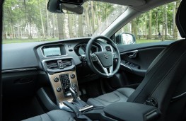 Volvo V40 Cross Country, 2017, interior