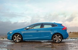Volvo V40 R-Design, side