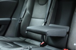 Volvo V40 Cross Country, 2017, rear seats
