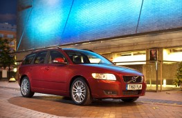 Volvo V50, front
