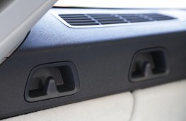 Volvo V60, 2018, boot hooks