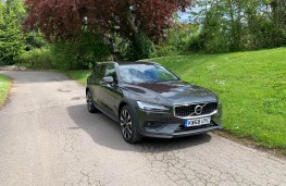 Volvo V60 D4 AWD Cross Country, 2019, front