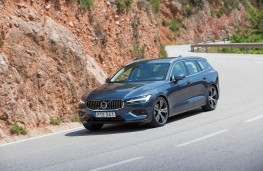 Volvo V60, 2018, side, action