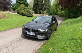Volvo V60 D4 AWD Cross Country, 2019, front