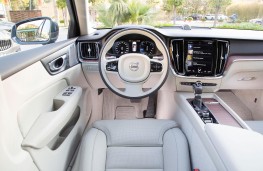 Volvo V60, 2018, interior