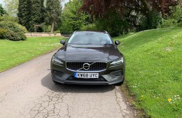 Volvo V60 D4 AWD Cross Country, 2019, nose