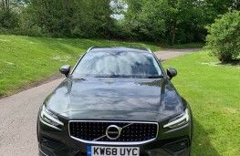 Volvo V60 D4 AWD Cross Country, 2019, nose