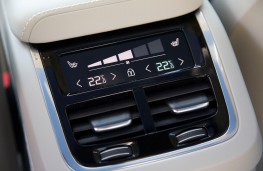 Volvo V60, 2018, rear controls