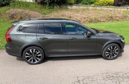 Volvo V60 D4 AWD Cross Country, 2019, side
